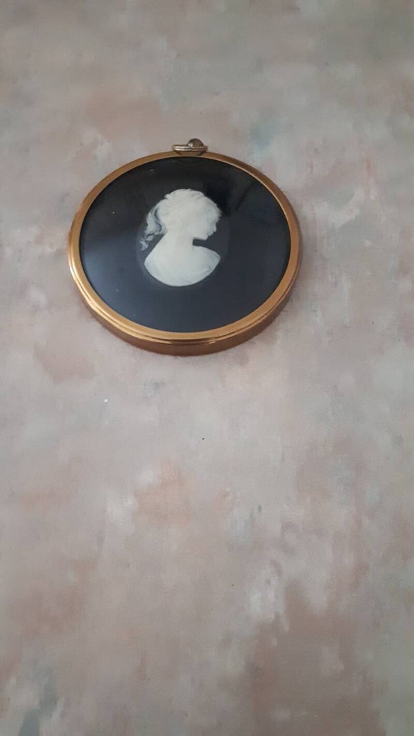 SOLD SOLD Collectable - Peter Bates - Pony Tailed Girl In CAMEO.  ##