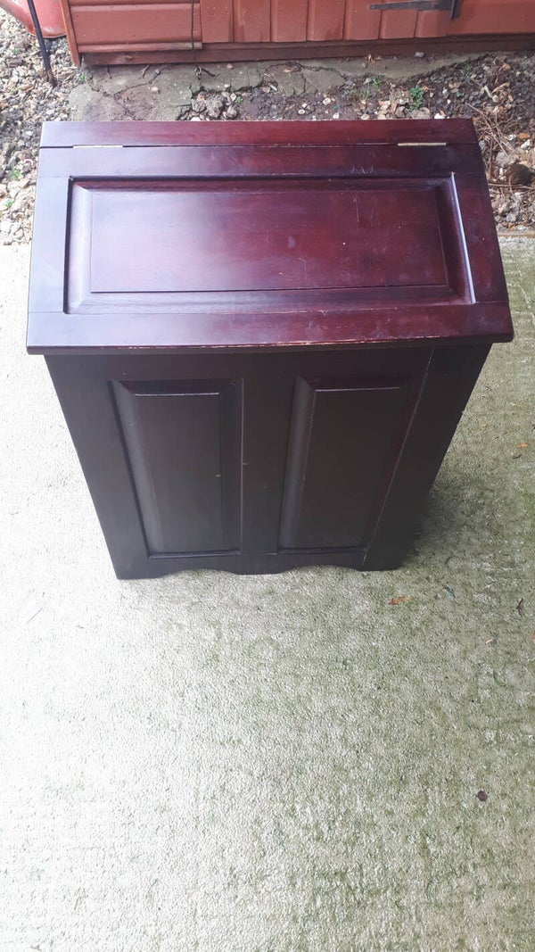 Vintage top opening wooden storage container. ## COLLECTION ONLY Caerleon nr Newport Gwent