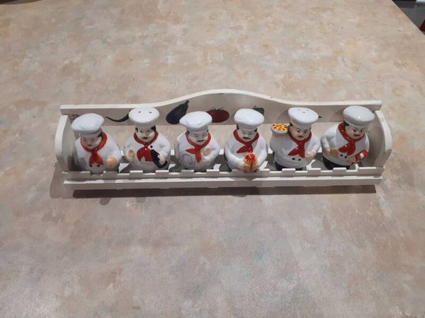 6 Ceramic Chef Pot Salt /pepper / storage and pot rack.## UK POSTAGE ONLY