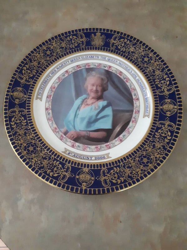 Aynsley bone china plate - To celebrate the queen mothers 100th birthday ##