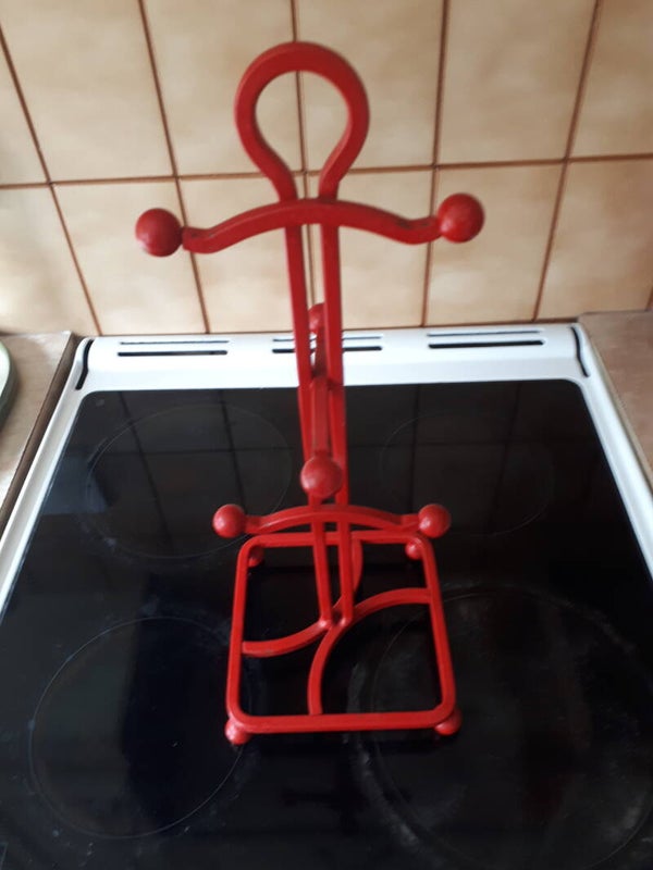 SOLD SOLD Metal/Wrought iron?? Six cup tree holder