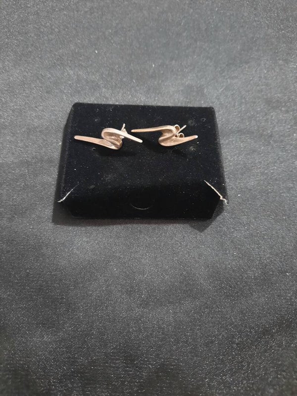 Very Nice Set Of CJL 925 stamped pierced earrings.  Uk Postage Only ##