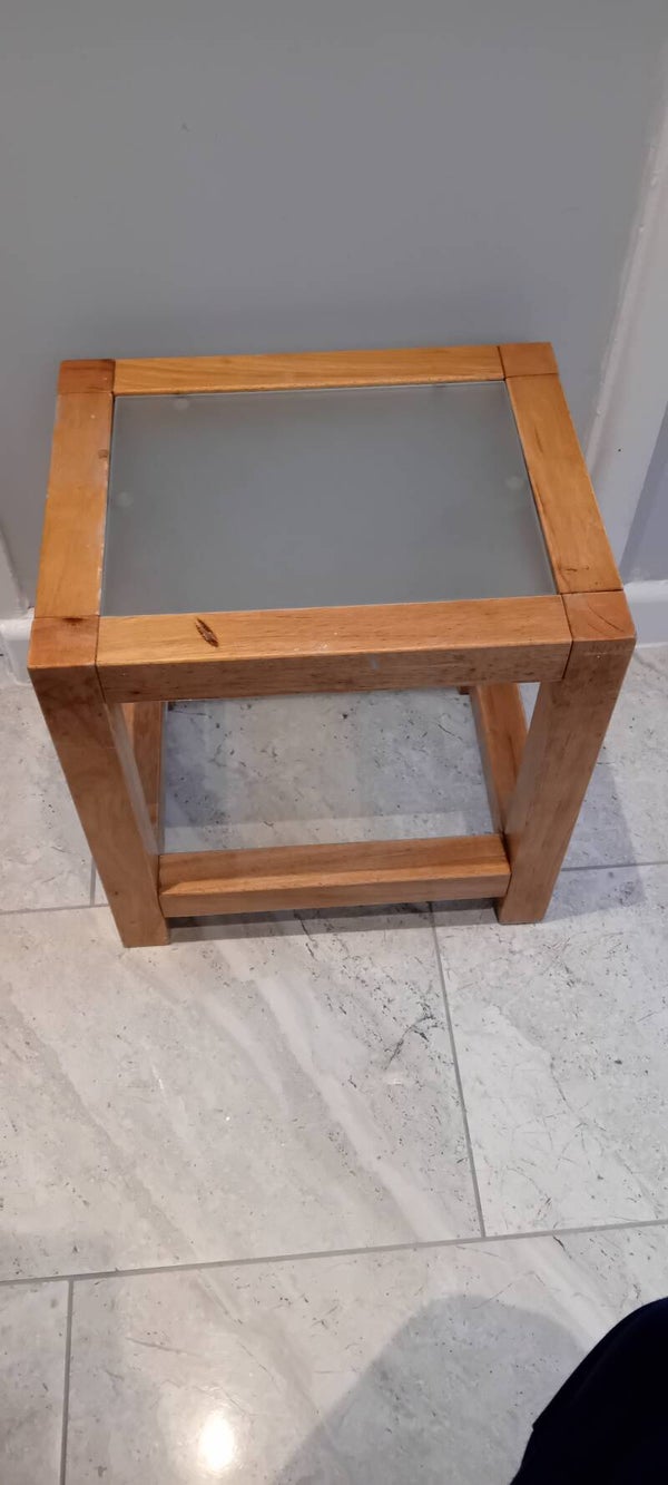 Small Occassional table with frosted glass detachable top. Collection only Caerleon Newport Gwent