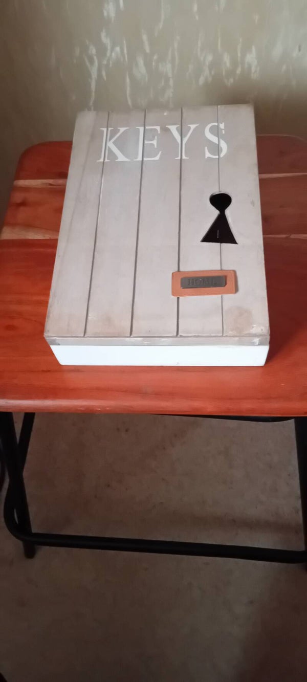Shabby chic look, key holder storage box.