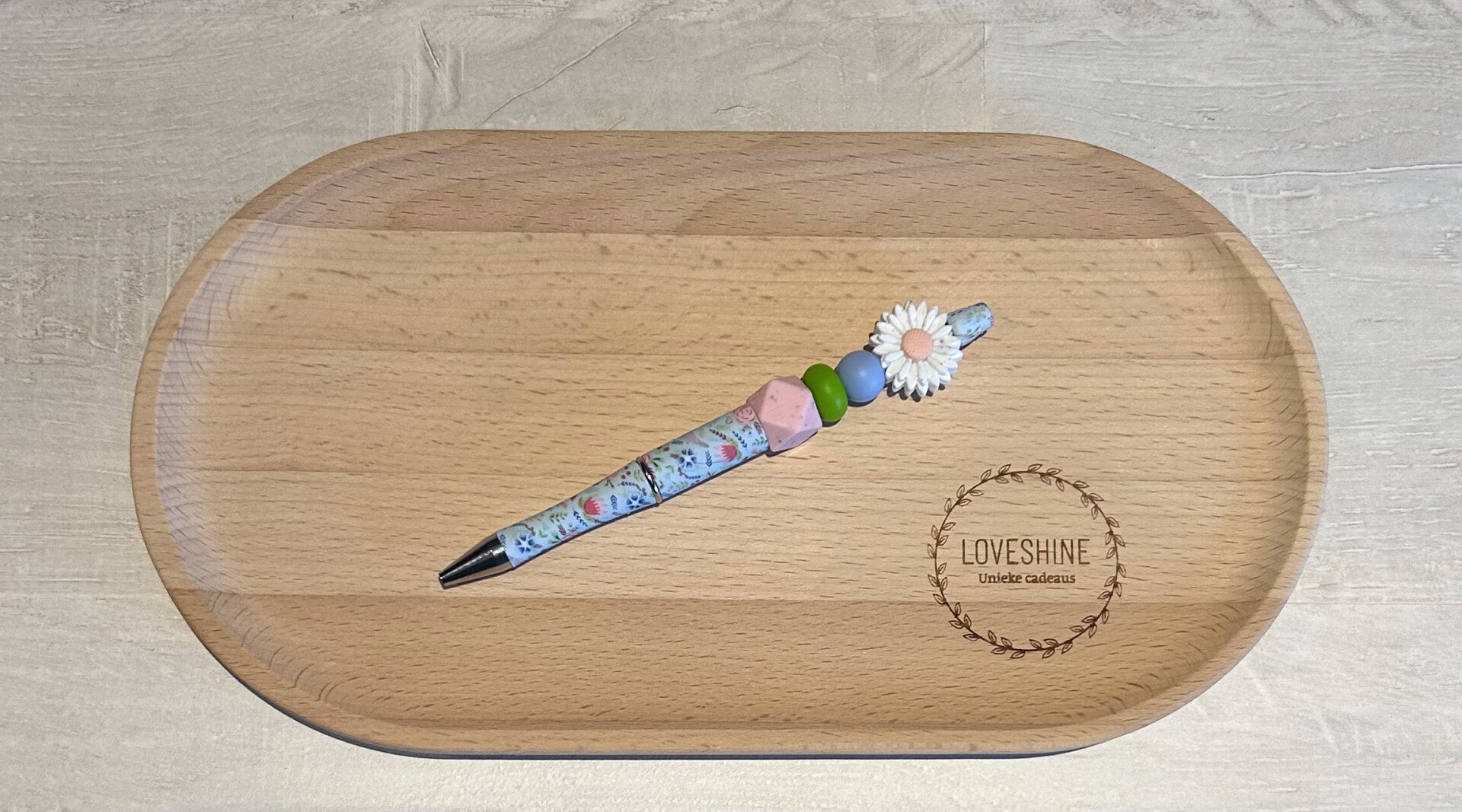 madeliefjespen met spikkels