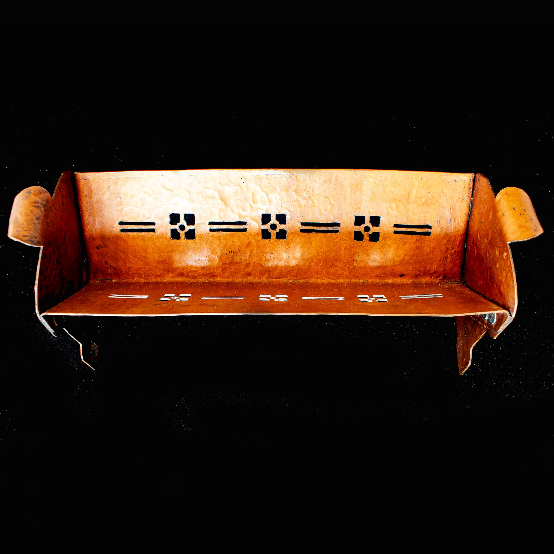 Arts and Crafts decorative copper trough by D.M. Co.