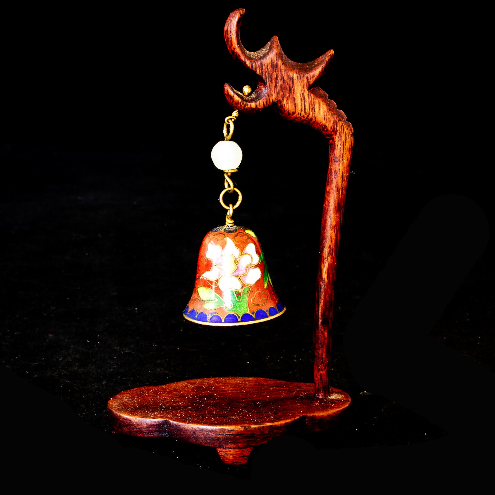 A delicate, small version of ‘The dragon bell’