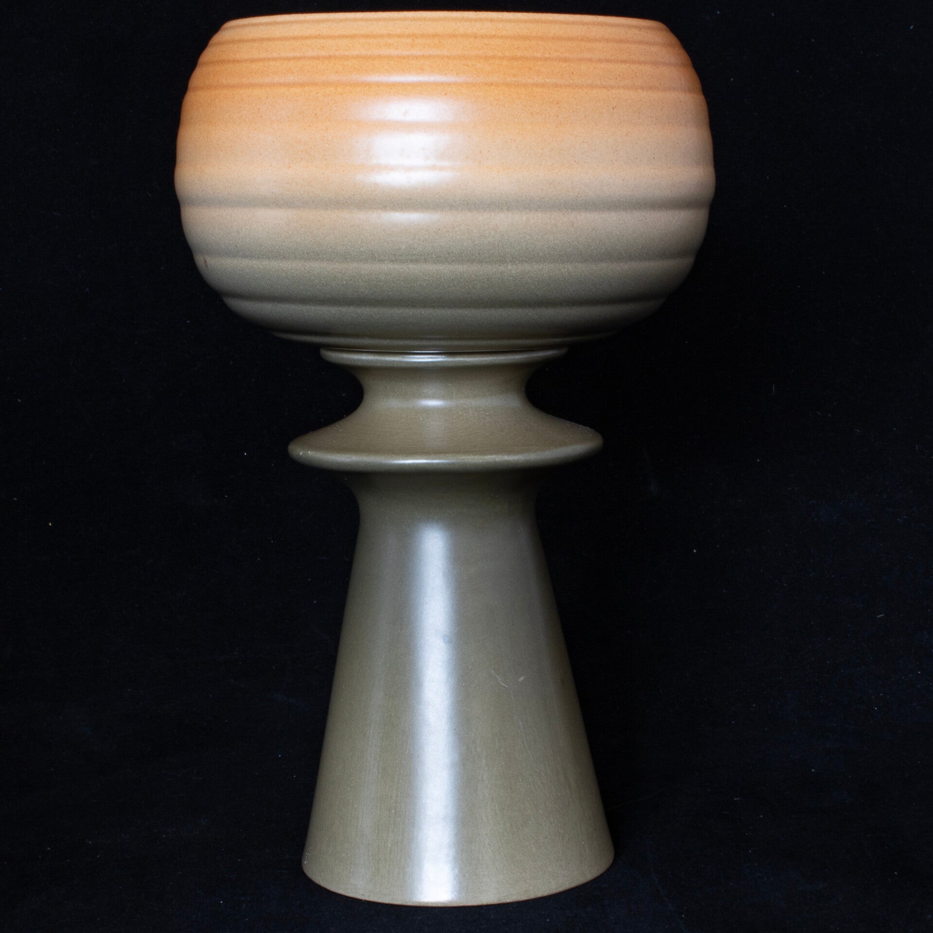 Beswick Mid-Century modern “UFO” vase ornamental vase / planter