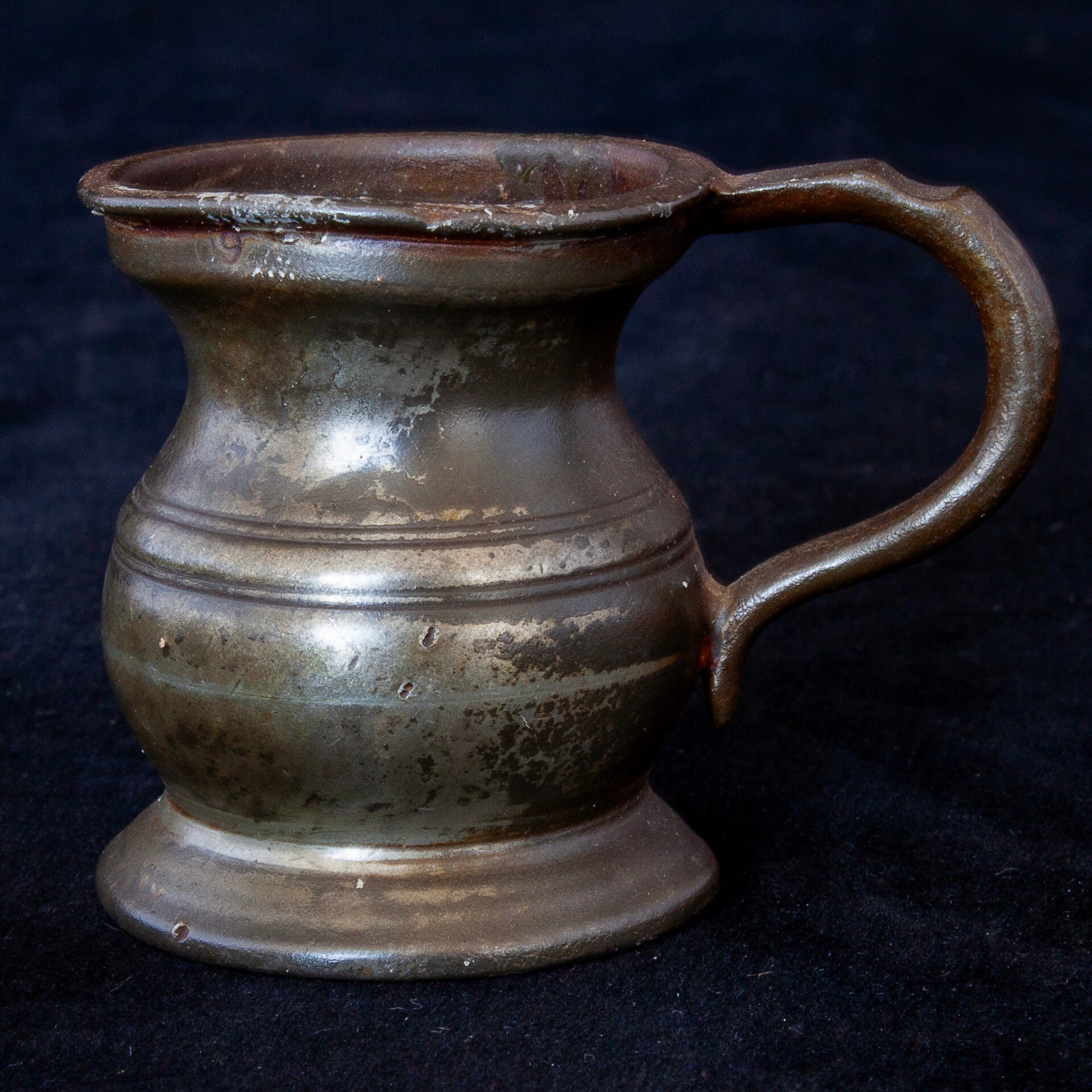 Antique Pewter ¼ Gill bar measure