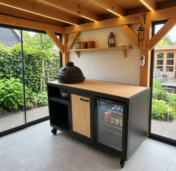 Complete Trippel-module