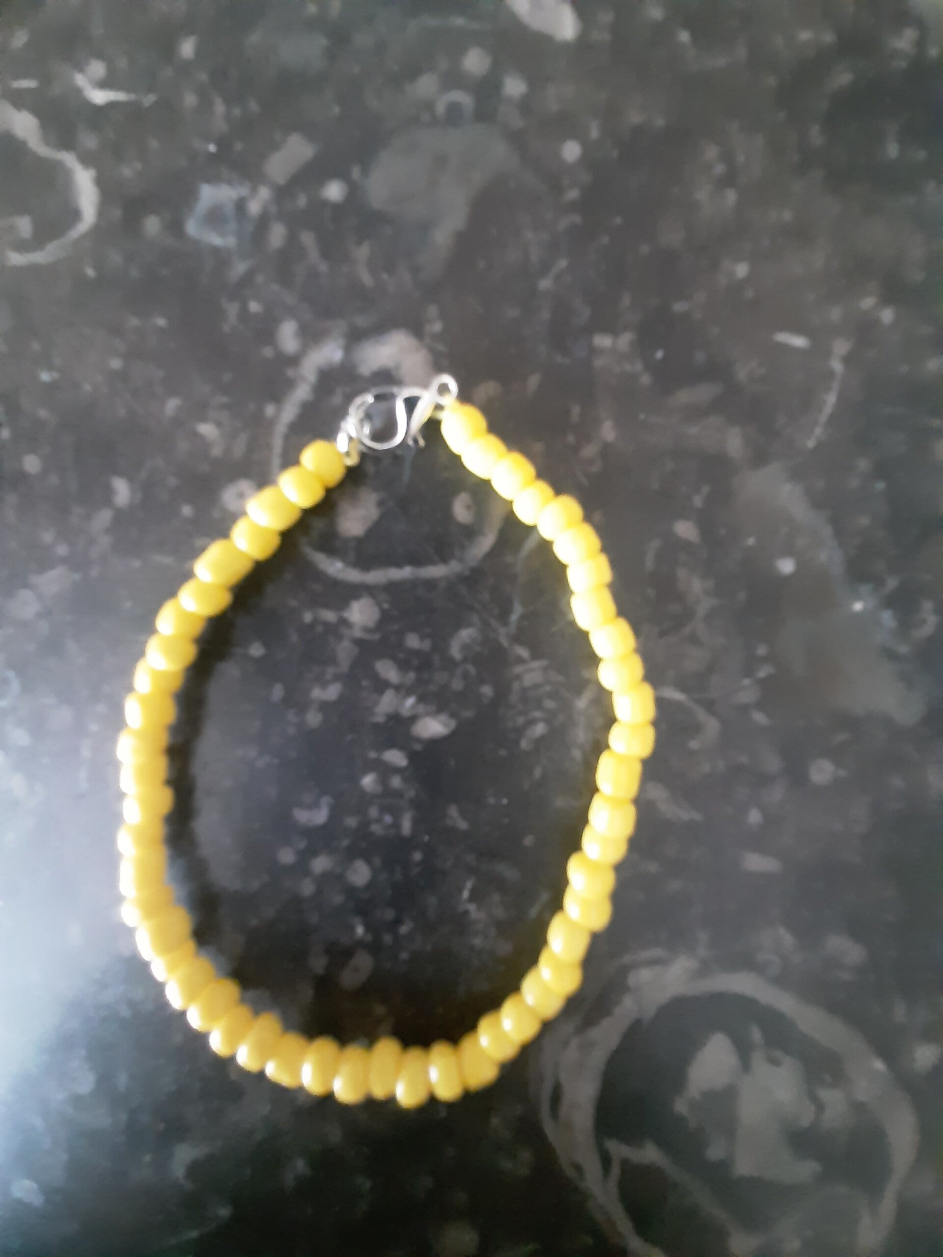 Zelfgemaakte armband