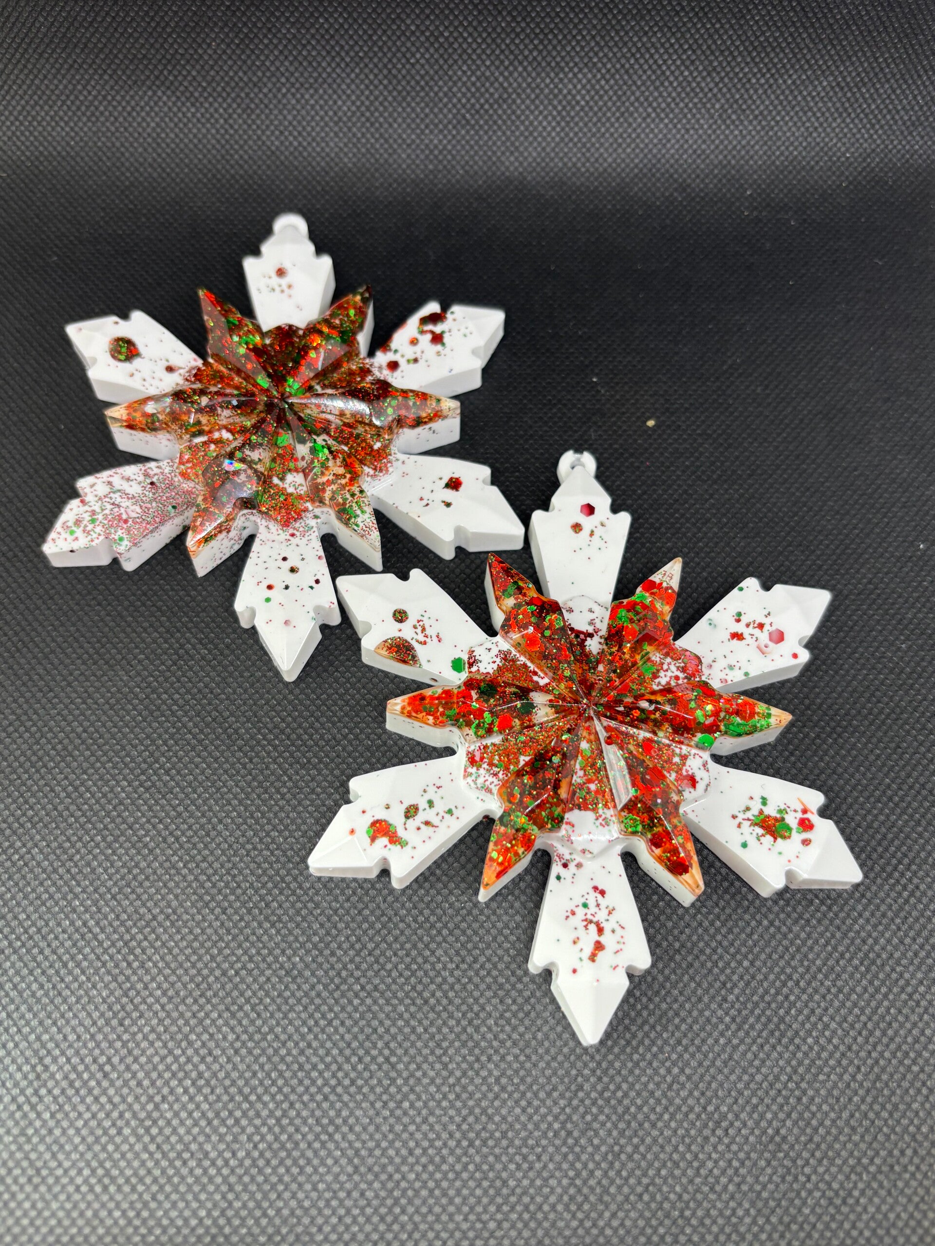 Blanc, rouge et vert scintillant