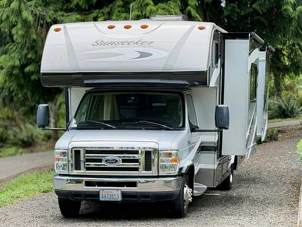 2014 Forest River Sunseeker 2500TS – Only 10,000 Miles
