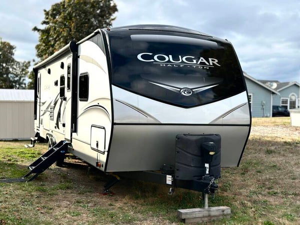 2020 Keystone Cougar 29BHSWE – Excellent Condition,