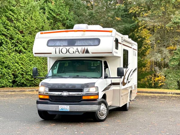 2005 23 foot Fleetwood Tioga Low Miles!