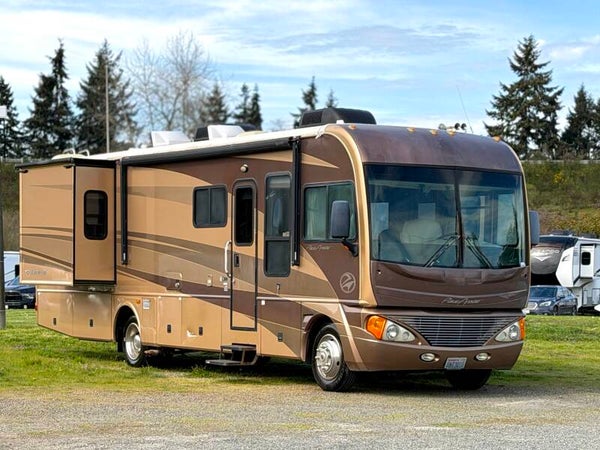 2006 Fleetwood Pace Arrow 36D Double Slides
