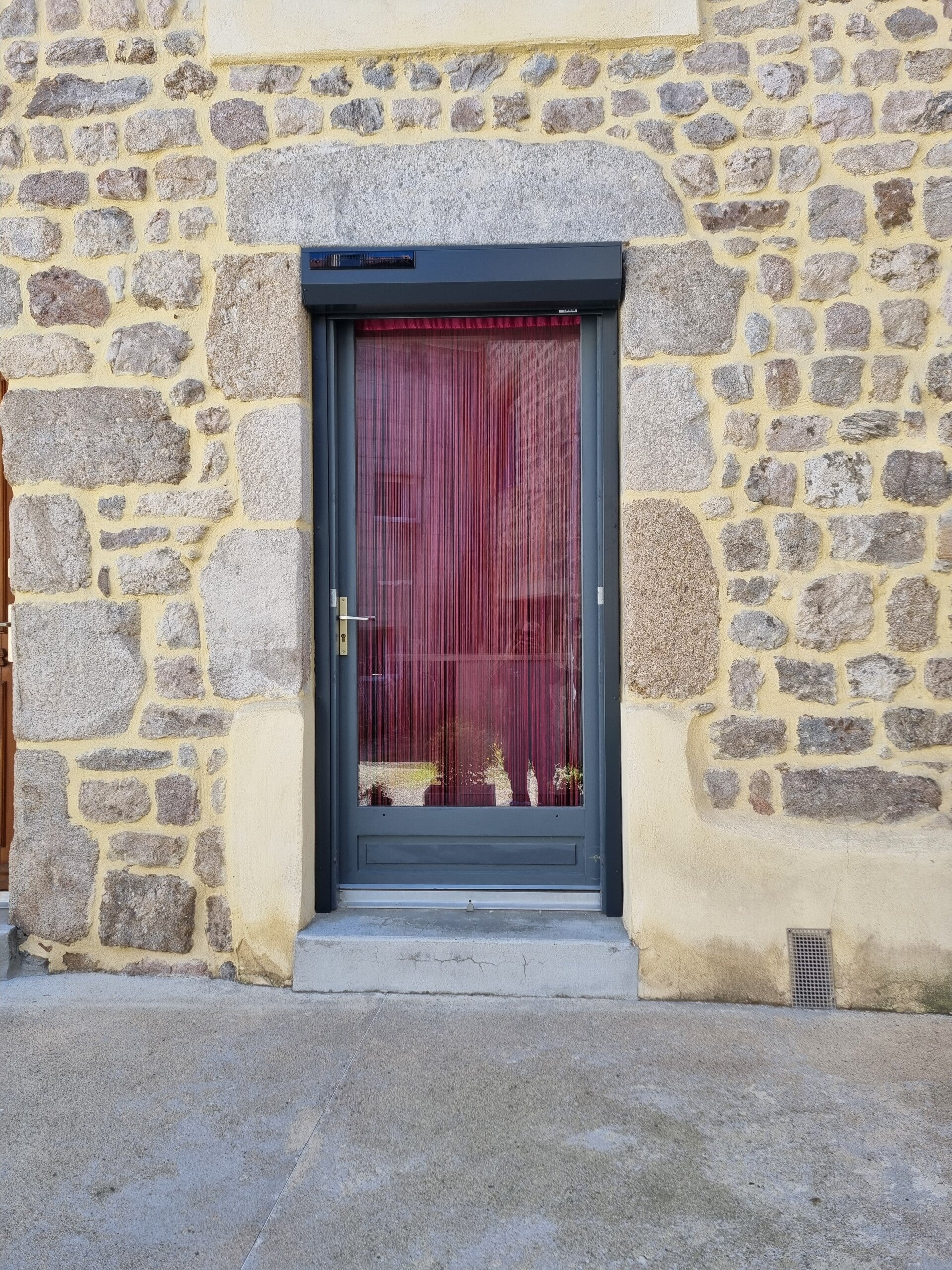 Installation de volet roulant solaire à proximite de Saint-Étienne