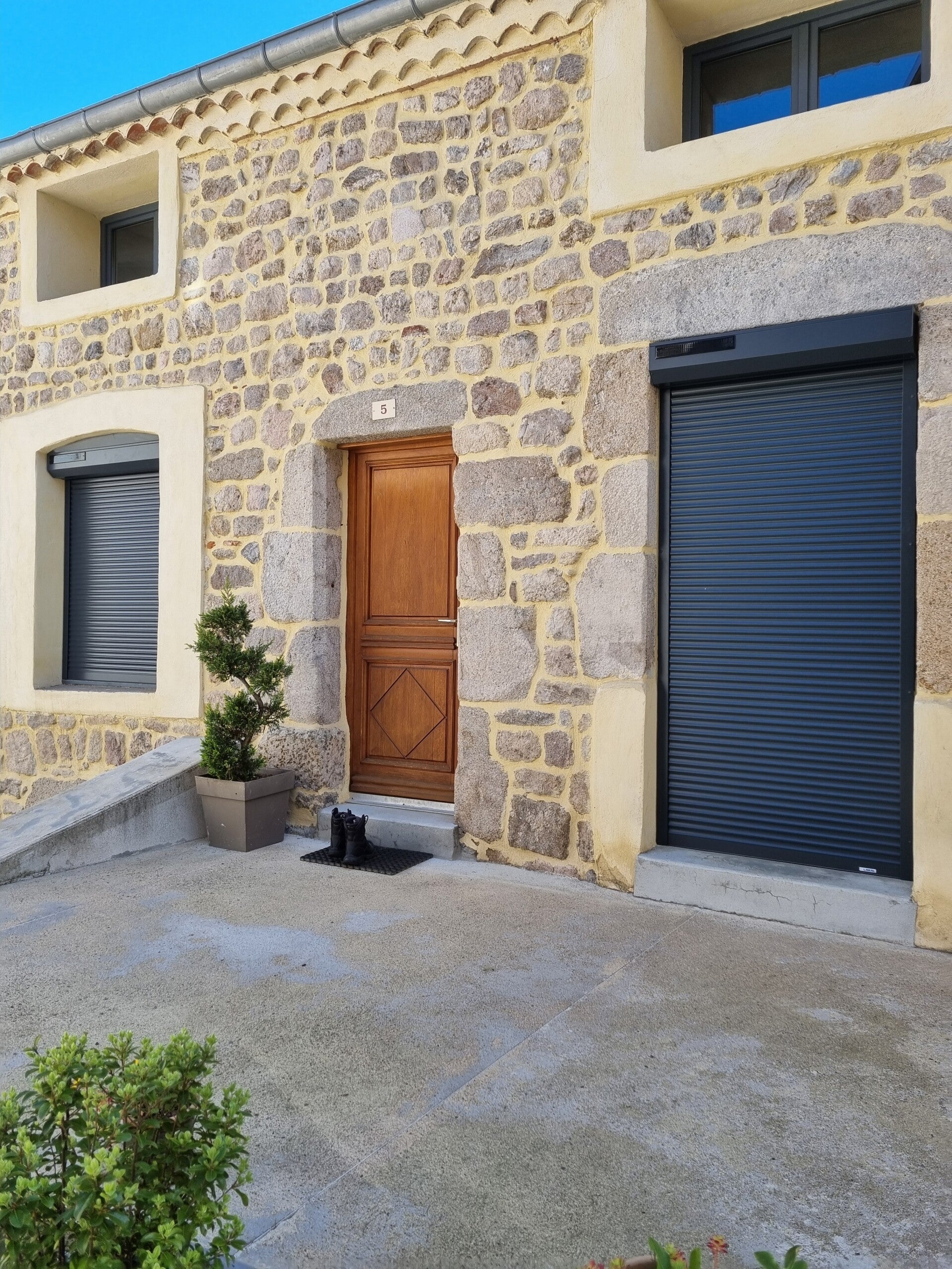 Installation de volets roulants et stores au puy en velay