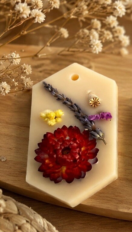 Suspension parfumée artisanale aux fleurs séchées