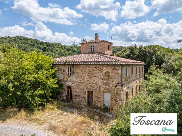 Podere Apparita – Storica casa colonica con terreno a Monterotondo Marittimo