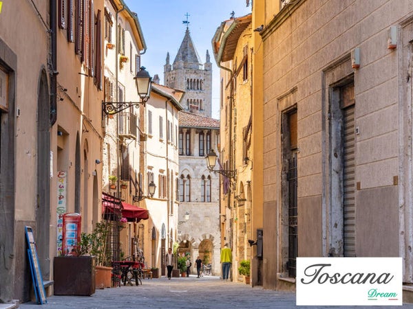 Massa Marittima, Ampio attico con balcone e vista duomo