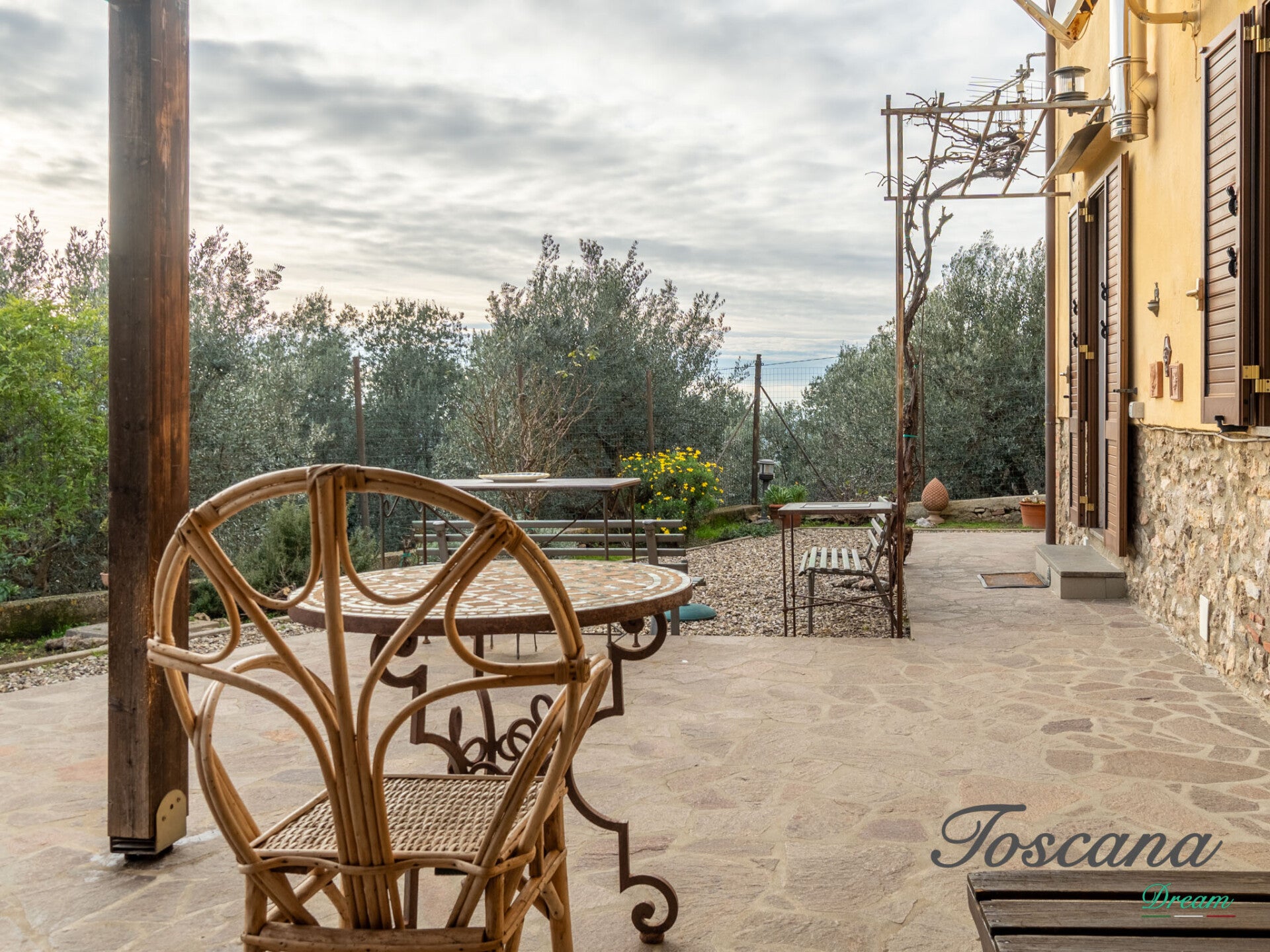Gavorrano, appartamento con giardino e vista al piano terra