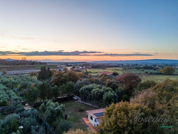 Gavorrano, proprietà di campagna con giardino privato