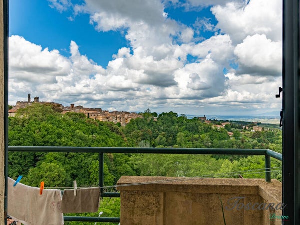Volterra, appartamento luminosissimo con balcone e vista mozzafiato