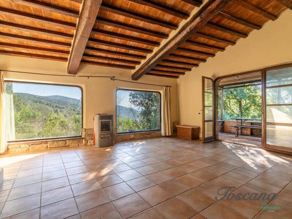 Massa Marittima, casale di pietra in natura con piscina