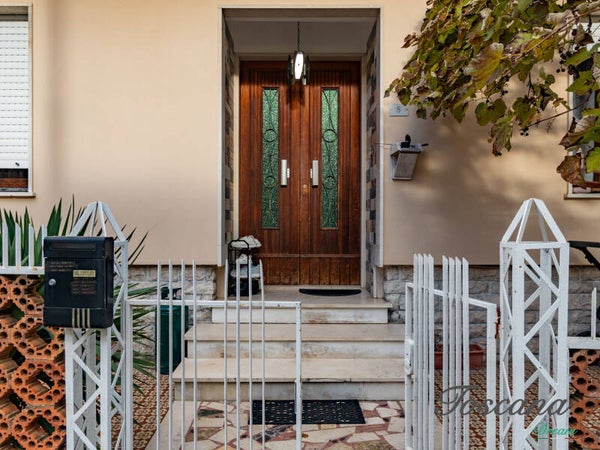 Castelnuovo Val Di Cecina, villetta indipendente con due garage