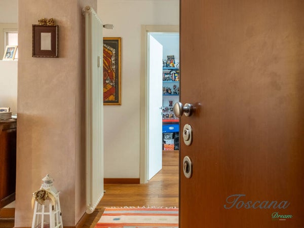 Appartamento a Follonica Centro | 2 camere, balconi e garage vicino al mare