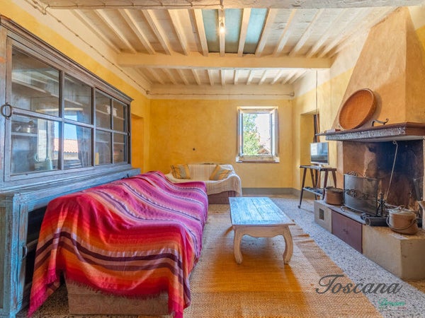 Tirli,  appartamento di tre stanze nel centro storico