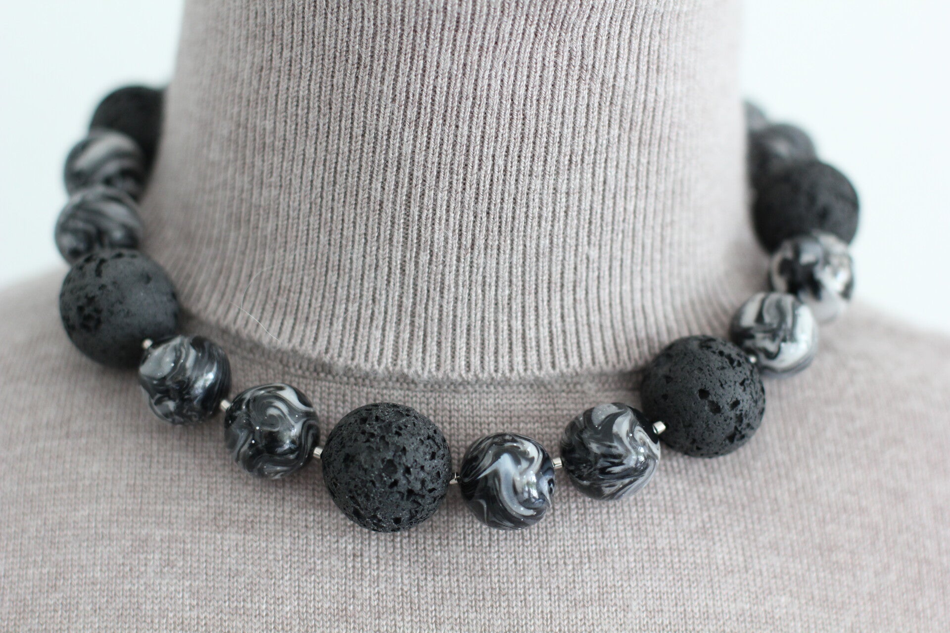 Halskette "schwarz marmoriert"