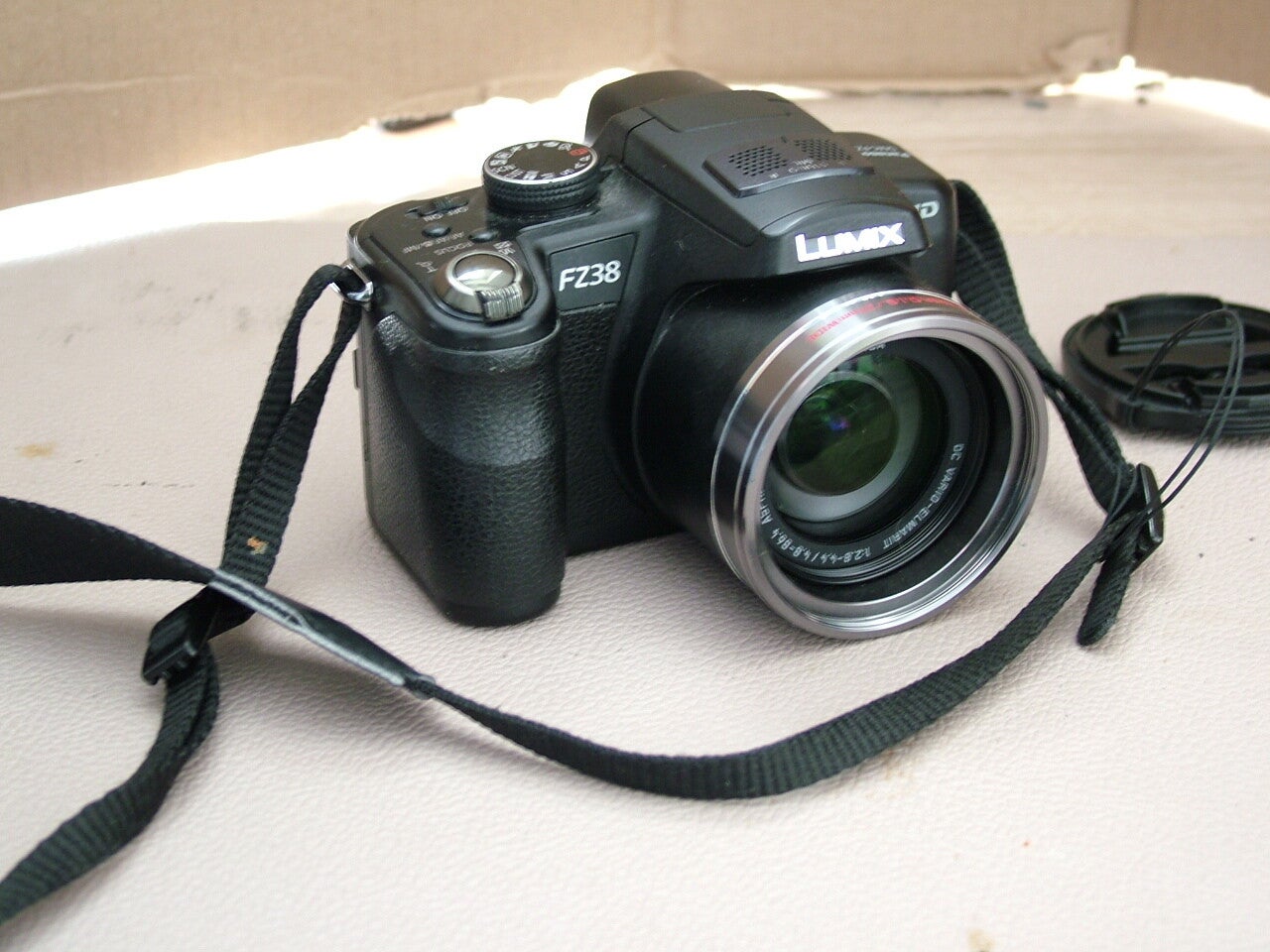 Panasonic Lumix FZ45 14.1MP 24x