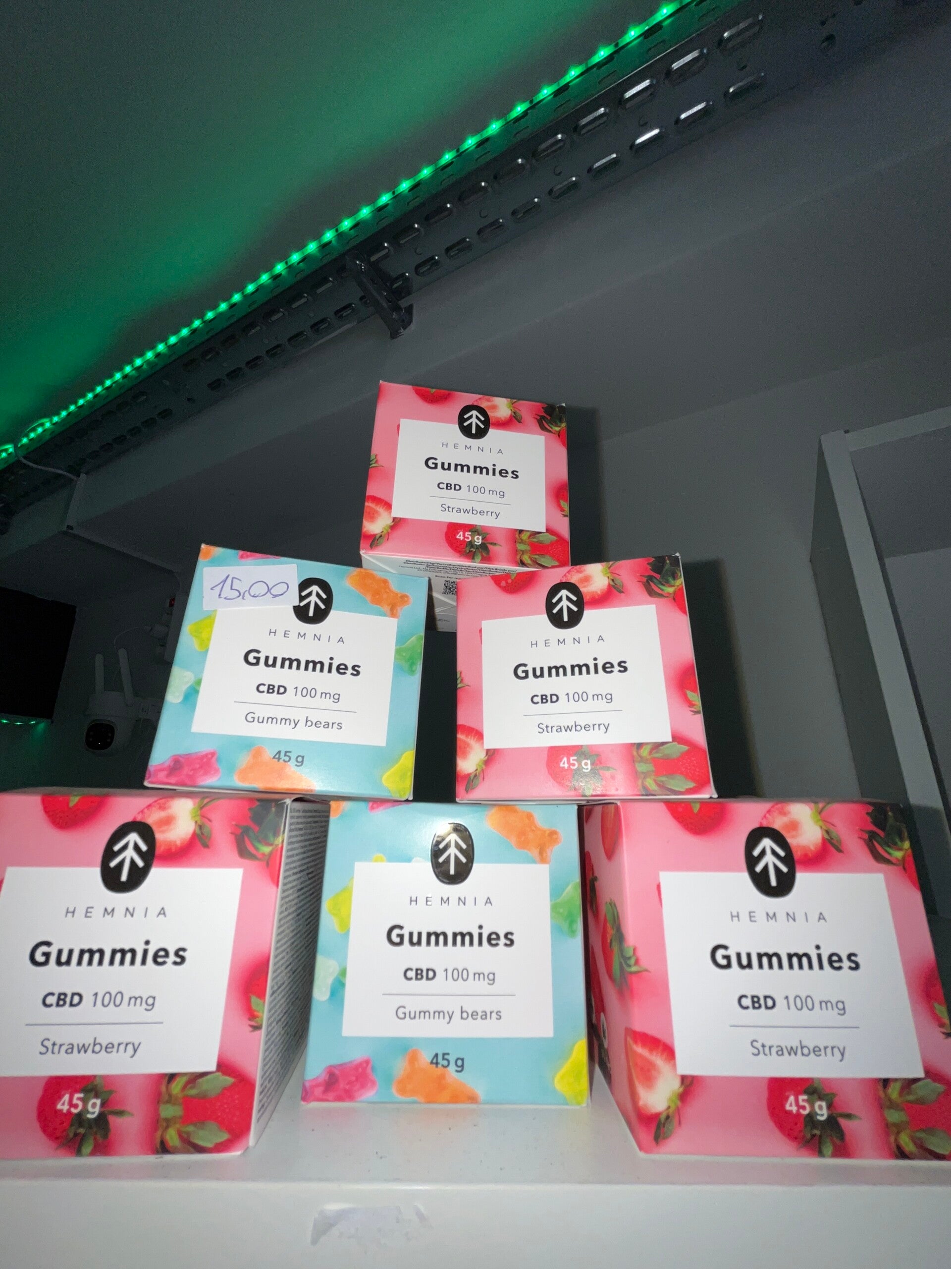 HEMNIA CBD GUMMIES