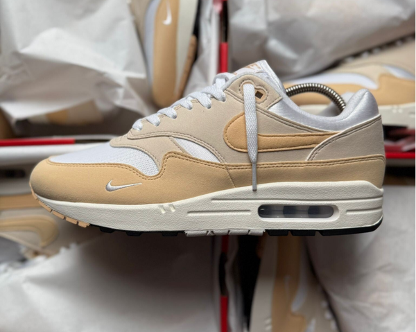 Nike Air Max 1 Light Orewoord 'mini swoosh'
