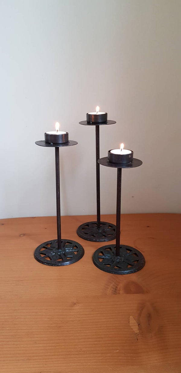 Metalen kandelaar roestbruin S 23 cm hoog