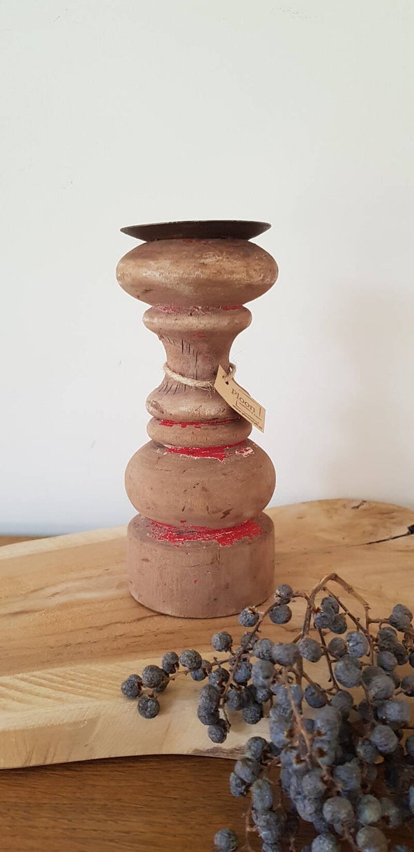 Kandelaar oud hout 19,5 cm hoog