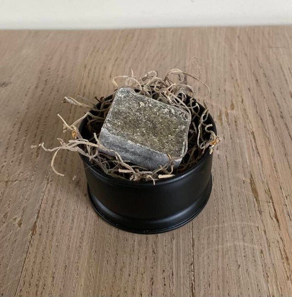 Schaaltje zwart metaal klein dia 8 x 4 cm