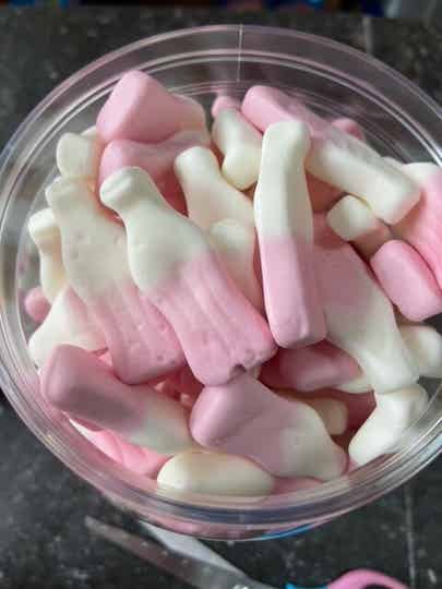 frisia strawberry milkshake