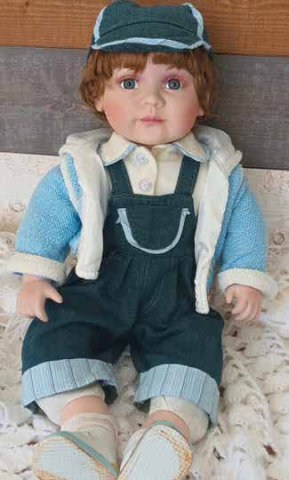 Ancienne poupée de collection Evelyn's Dolls