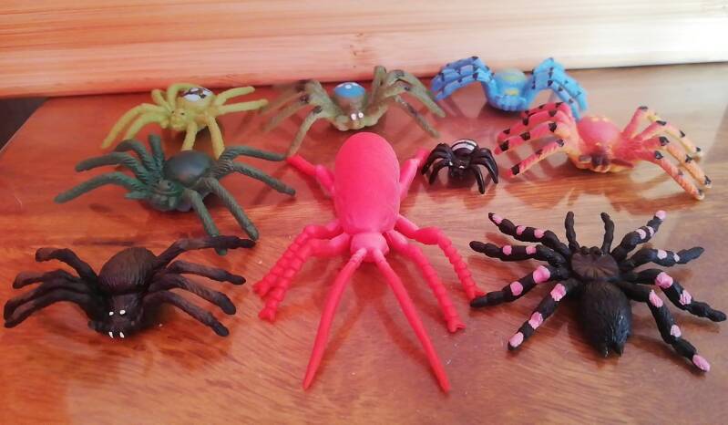 Animali - set Insetti - 9 figure 2-7cm