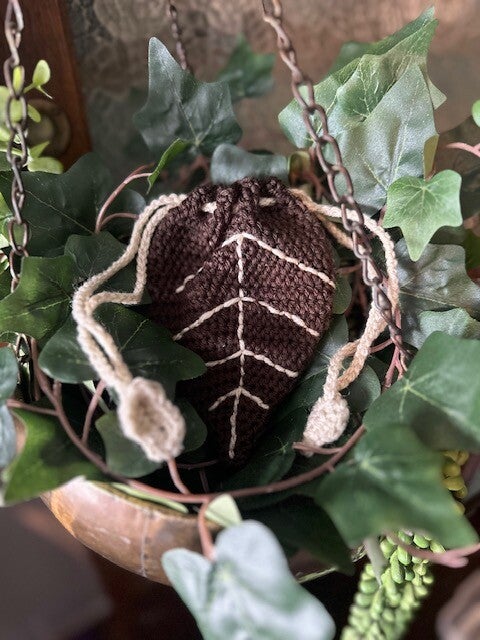 Leaf Pouch