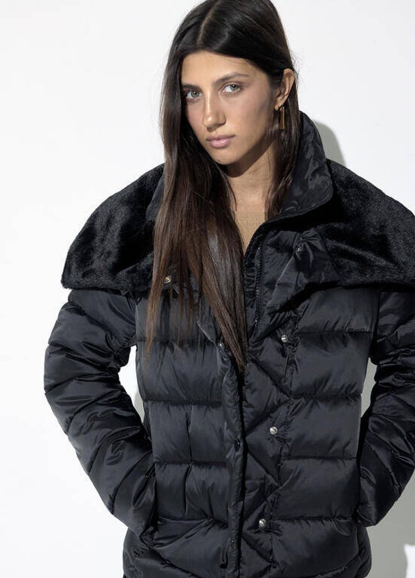 anorak curt