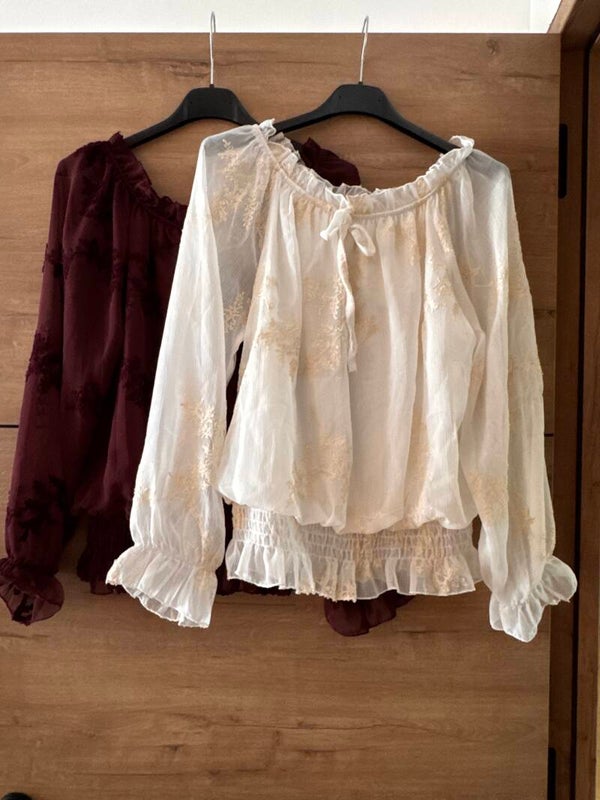 Blouse épaules dénudées broderie fleurie