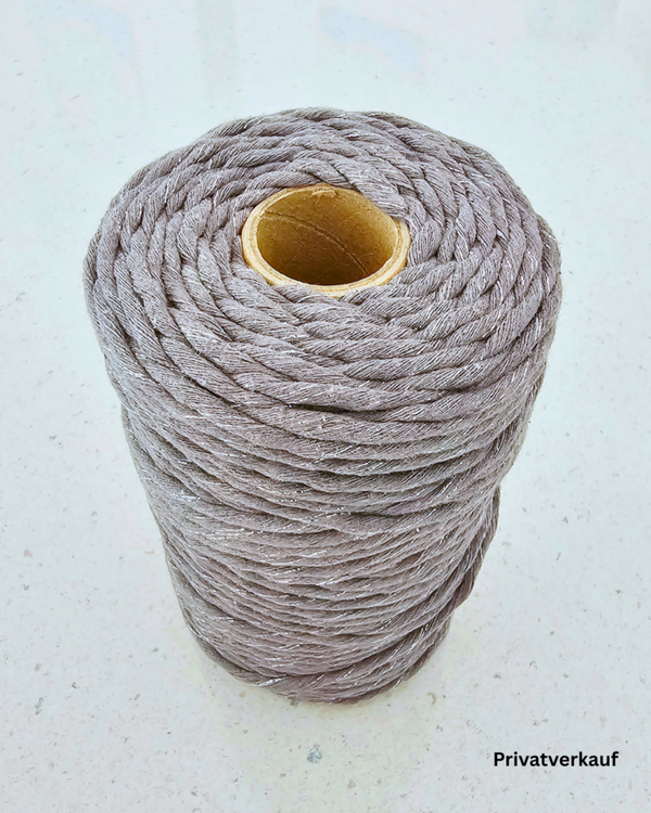 Spessa 4 mm (mit Lurexfaden) - 250 g