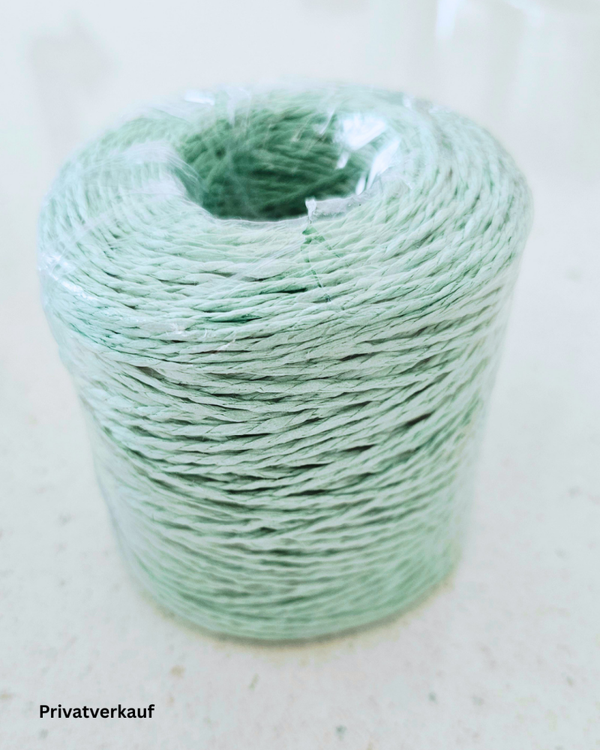 Raffia-Garn gedreht