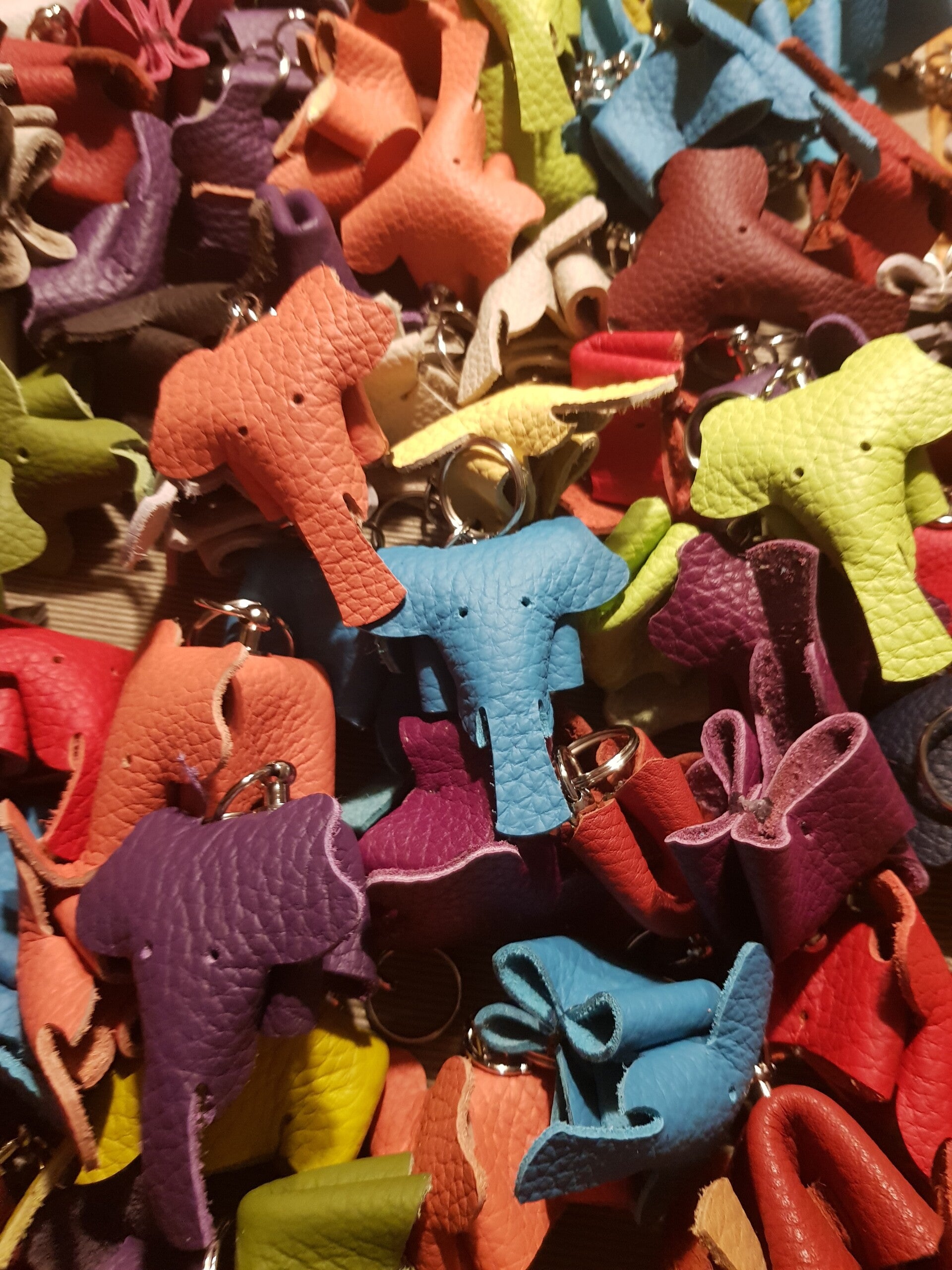 Vacavaliente Sleutelhanger Gerecycled Leer - Paola Navone Kat Design - Set Van 6 Stuks