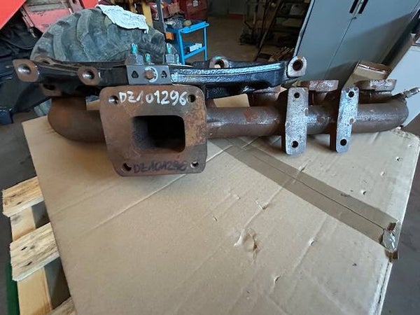 COLLETTORE DI SCARICO JOHN DEERE DZ101292