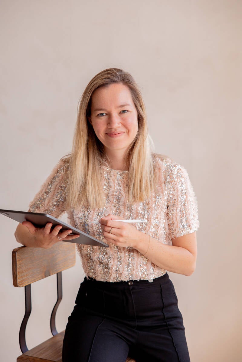 Frances Blomberg gefotografeerd door joy van der valk fotograaf voor ondernemende vrouwen met personal branding